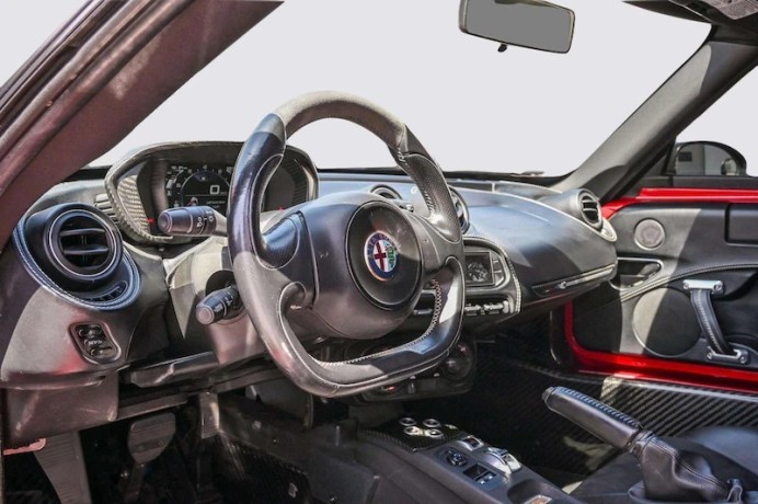 alfa-romeo-4c-launch-edition-big-4