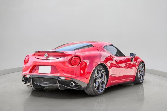 alfa-romeo-4c-launch-edition-big-1