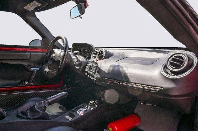 alfa-romeo-4c-launch-edition-big-5