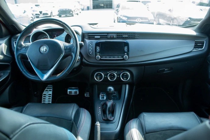 alfa-romeo-giulietta-veloce-big-2