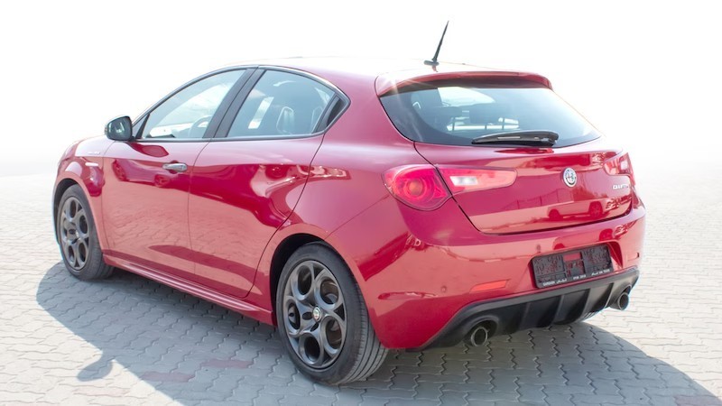 alfa-romeo-giulietta-veloce-big-6