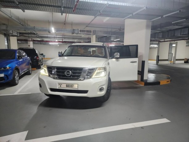 nissan-patrol-platinum-56l-v8-big-1