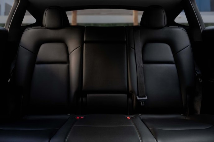 tesla-model-y-performance-big-7