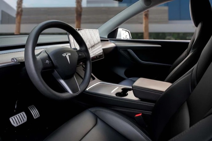 tesla-model-y-performance-big-8
