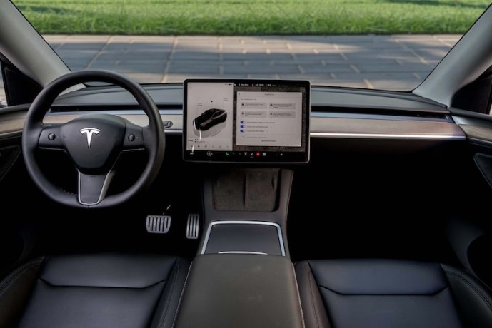 tesla-model-y-performance-big-11