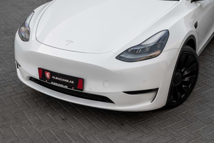 tesla-model-y-performance-big-5