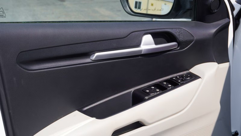 kia-sonet-15-special-sunroof-2024-gcc-with-3-years-warranty-free-registration-big-2